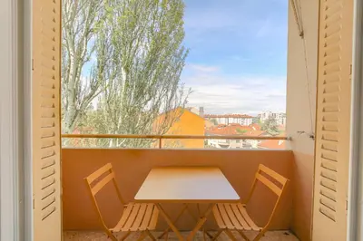 Balcon ou terrasse dans l'établissement Design et Convivial avec parking gratuit
