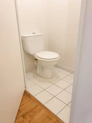 Salle de bains dans l'établissement ''Le Verlaine'' T2 au cœur de l'agglomération Lyonnaise