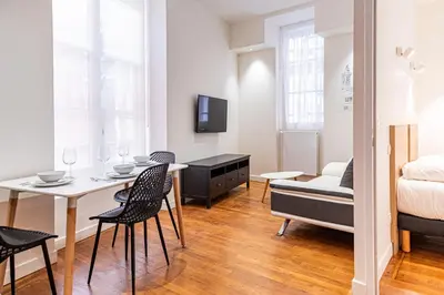 Télévision ou salle de divertissement dans l'établissement Croix Paquet - Appartements à Lyon