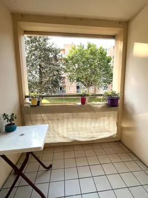 Balcon ou terrasse dans l'établissement Appartement de 80m2 aux portes de Lyon avec ascenseur, balcon, parking