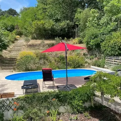 VILLA LES TERRASSES dans la nature avec piscine à 2 pas de Lyon