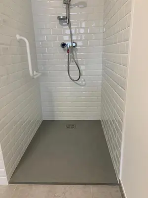 Salle de bains dans l'établissement L'HERMANCERIE