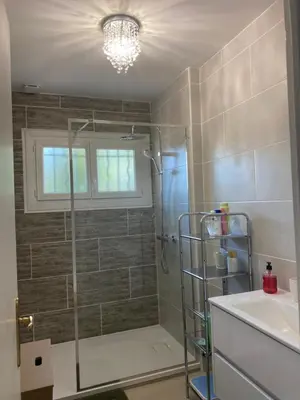 Salle de bains dans l'établissement Maison quiétude