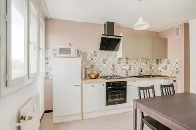 Cuisine ou kitchenette dans l'établissement Les chambres de Maréchal - 4 chb à louer