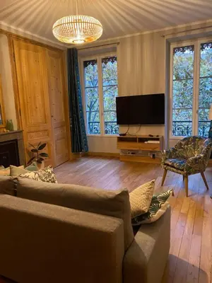 Télévision ou salle de divertissement dans l'établissement Le Ilda - Charming appartment near perrache