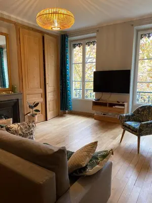 Télévision ou salle de divertissement dans l'établissement Le Ilda - Charming appartment near perrache