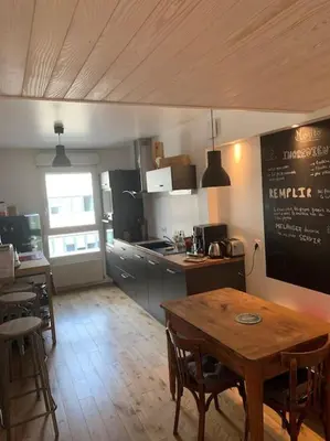 Cuisine ou kitchenette dans l'établissement Appartement cosy