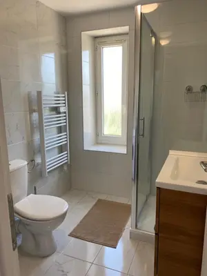 Salle de bains dans l'établissement Maison des Balmes proche Lyon