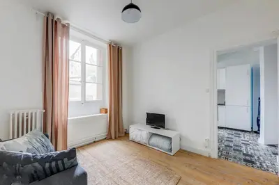 Télévision ou salle de divertissement dans l'établissement Le White Cozy - Lyon - Croix Rousse