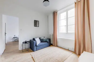Coin salon dans l'établissement Le White Cozy - Lyon - Croix Rousse