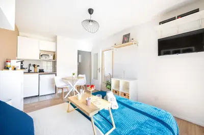 Cuisine ou kitchenette dans l'établissement BnGo I Le Cosy I 2 personnes, Gare Perrache, Place Bellecour, Hypercentre Lyon