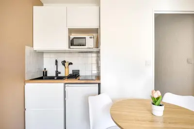 Cuisine ou kitchenette dans l'établissement BnGo I Le Cosy I 2 personnes, Gare Perrache, Place Bellecour, Hypercentre Lyon