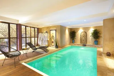 Piscine de l'établissement Le Clos Des Anges ou située à proximité