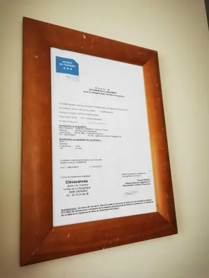 Certificat, récompense, panneau ou autre document affiché dans l'établissement Le Petit Saugnieu
