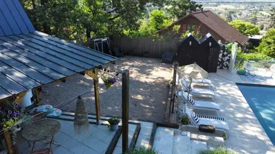 Piscine de l'établissement Domaine une HALTE ou située à proximité