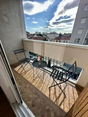 Balcon ou terrasse dans l'établissement Appartement 3 chambres - Proche metro