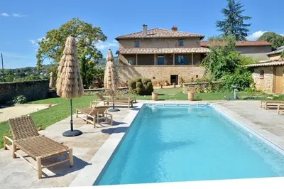 Piscine de l'établissement LE CLOS ZÉLIE ou située à proximité