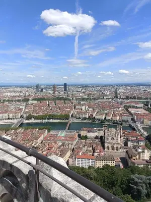 Vue générale sur Saint-Jean-de-Touslas ou vue de la ville depuis l'appartement