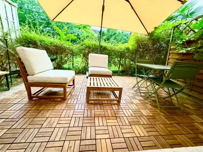 Jardin de l'établissement Studio 100m gare Part-Dieu/terrasse/Parking privé