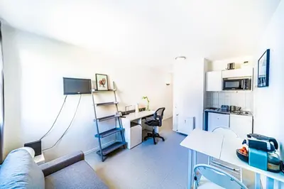 Télévision ou salle de divertissement dans l'établissement Studio Ideal for professionals or students Lyon Vaise