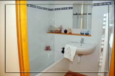 Salle de bains dans l'établissement La Croix de Saburin