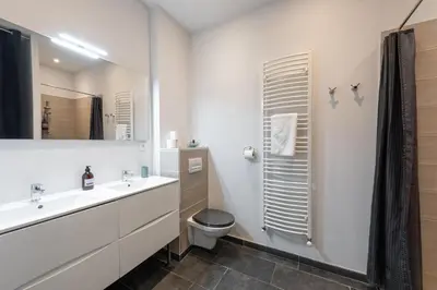 Salle de bains dans l'établissement Le Jardin des Docks - Appt avec jardin