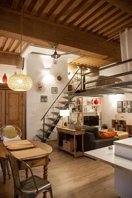 Cuisine ou kitchenette dans l'établissement Authentic Loft with Mezzanine & Exposed Stones Heart of Lyon