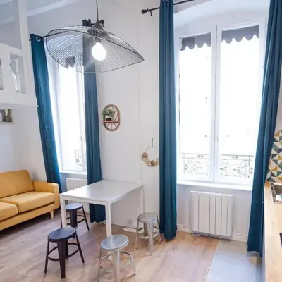 Charpennes Apartment for 4 people near the metro