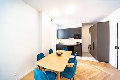 Cuisine ou kitchenette dans l'établissement The Little Lafargue - cozy 3 people - Gratte Ciel