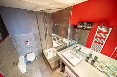 Salle de bains dans l'établissement Le Sainte Catherine - studio en centre ville