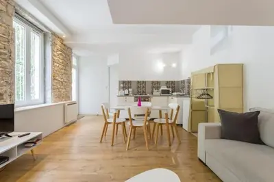 Cuisine ou kitchenette dans l'établissement Calm in the city center of Lyon