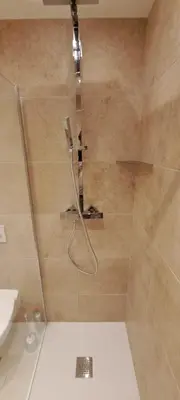 Salle de bains dans l'établissement Chambre indépendante SDB privative à Amplepuis