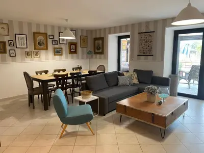 Coin salon dans l'établissement Maison Sur Véranda