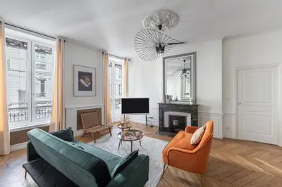 Télévision ou salle de divertissement dans l'établissement Le Merveilleux - Appt 111m2 au coeur de Lyon