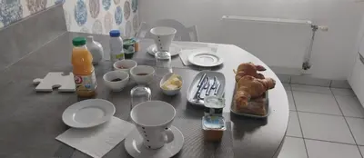 Nourriture dans le séjour chez l'habitant ou à proximité