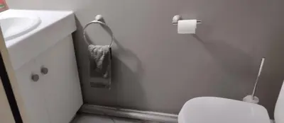 Salle de bains dans l'établissement Chambre 20 m2 S de B et WC privés, Garage