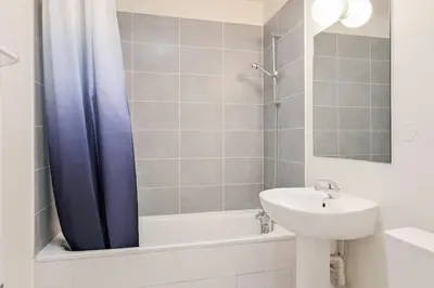 Salle de bains dans l'établissement Chez Antoine cosy 2 people Part dieu