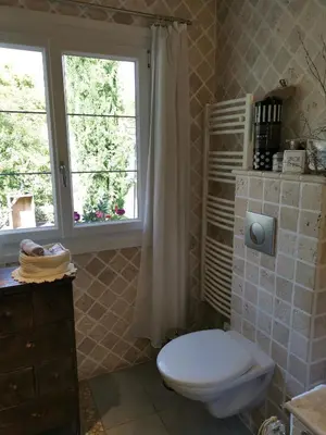 Salle de bains dans l'établissement La provence