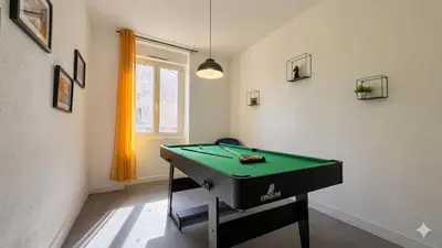 Billard dans l'établissement IDÉAL Pro & Familles - Billard - Borne d'Arcade - Jeux Vidéos - Jeu Bonus OFFERT