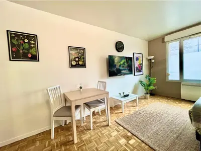 Coin salon dans l'établissement Logement rénové proche centre-ville Lyon