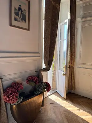 Coin salon dans l'établissement Appartement chic et de caractère !