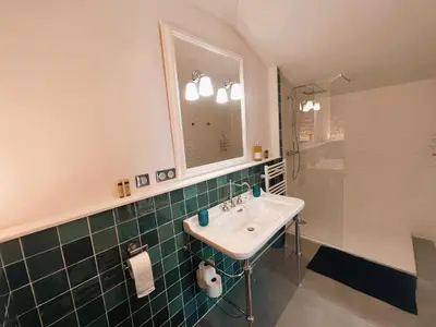 Salle de bains dans l'établissement Bulles en Beaujolais Spa & Sauna