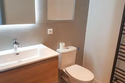 Salle de bains dans l'établissement Le Petit Castel, Portes de Lyon