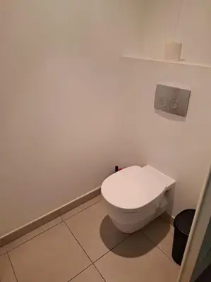 Salle de bains dans l'établissement Casa Rosa, au calme avec garage privé et balcon