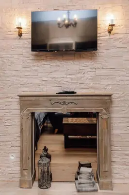 Télévision ou salle de divertissement dans l'établissement Studio design rénové/ Berges du Rhone