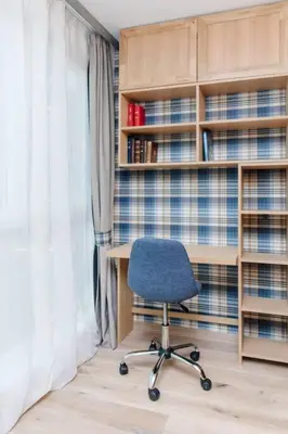 Bibliothèque dans l'appartement