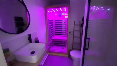 Salle de bains dans l'établissement Arty Appart - Eurexpo - Parking box privé - Balcon - Sauna en option