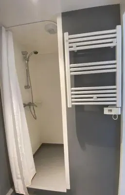 Salle de bains dans l'établissement Logements mitoyens 
