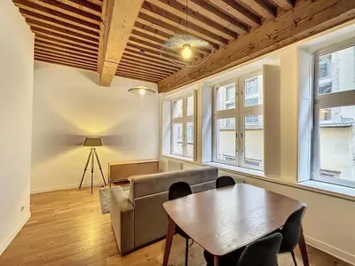 Coin salon dans l'établissement Cosy appt cœur de Lyon du Bœuf 3