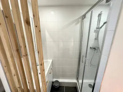 Salle de bains dans l'établissement Appartement confortable Lyon Part Dieu Felix 1
